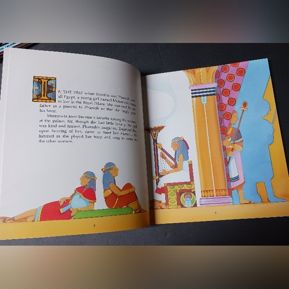 Set of 4, Legends of the World paperback books for kids - Picture 3 of 7